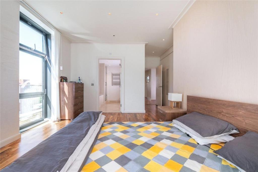 Penthouse Canary Wharf - Free Wifi Londra Esterno foto