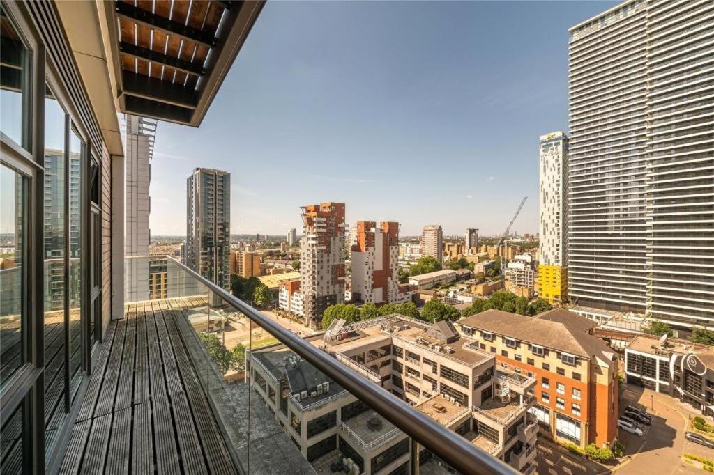 Penthouse Canary Wharf - Free Wifi Londra Esterno foto